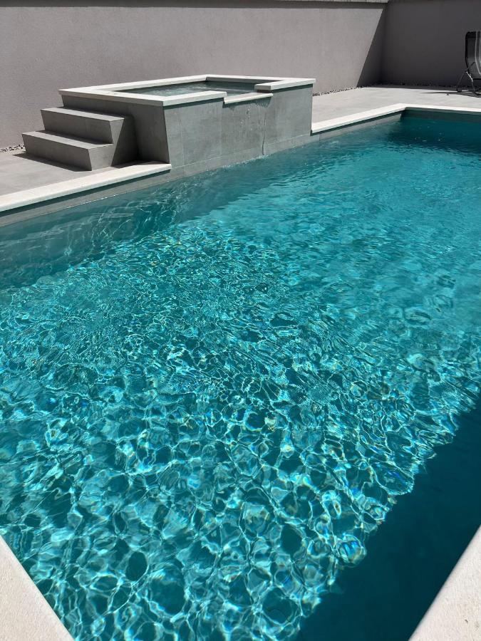 Villa Vida, Medulin - Bazen I Jacuzzi Exterior foto